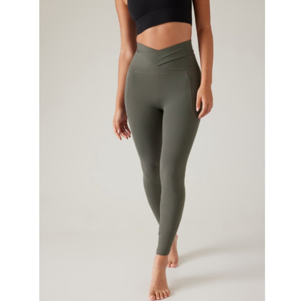 NWT ATHLETA Salutation Wrap Tight